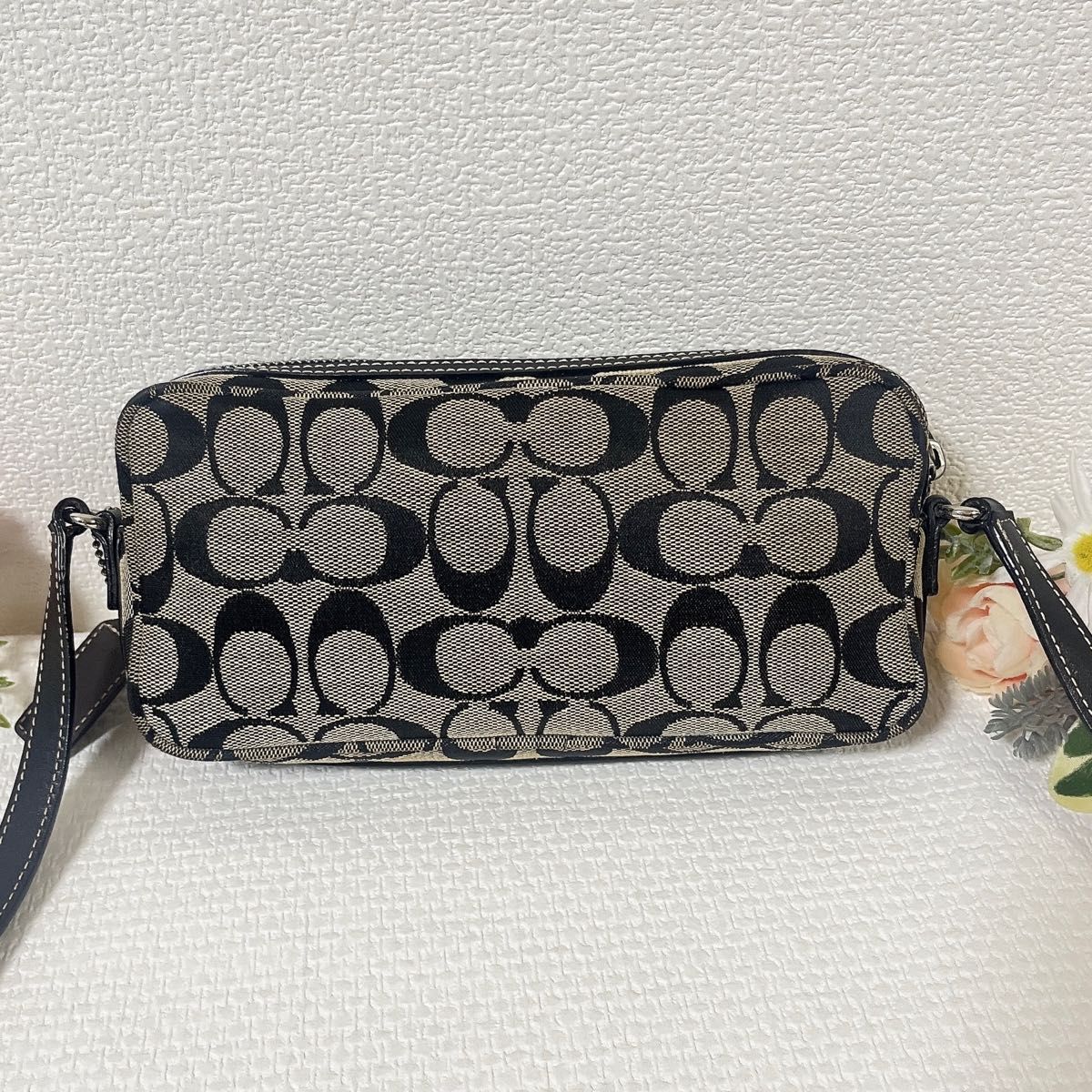美品】COACH コーチ ショルダーバッグ シグネチャー ブラック 美品】COACH コーチ ショルダーバッグ シグネチャー ブラック