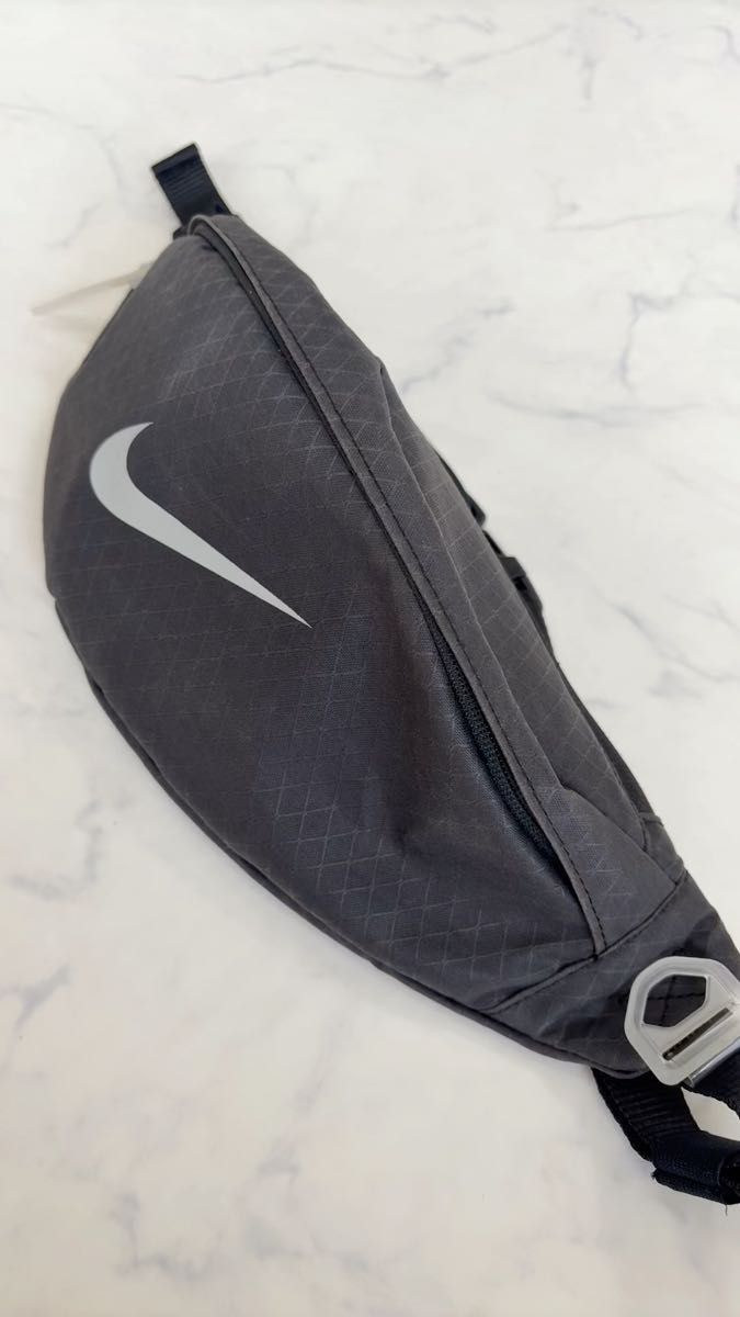 NIKE ウエストポーチ ウエストバッグ ボディバッグ ブラック 黒 ナイキ