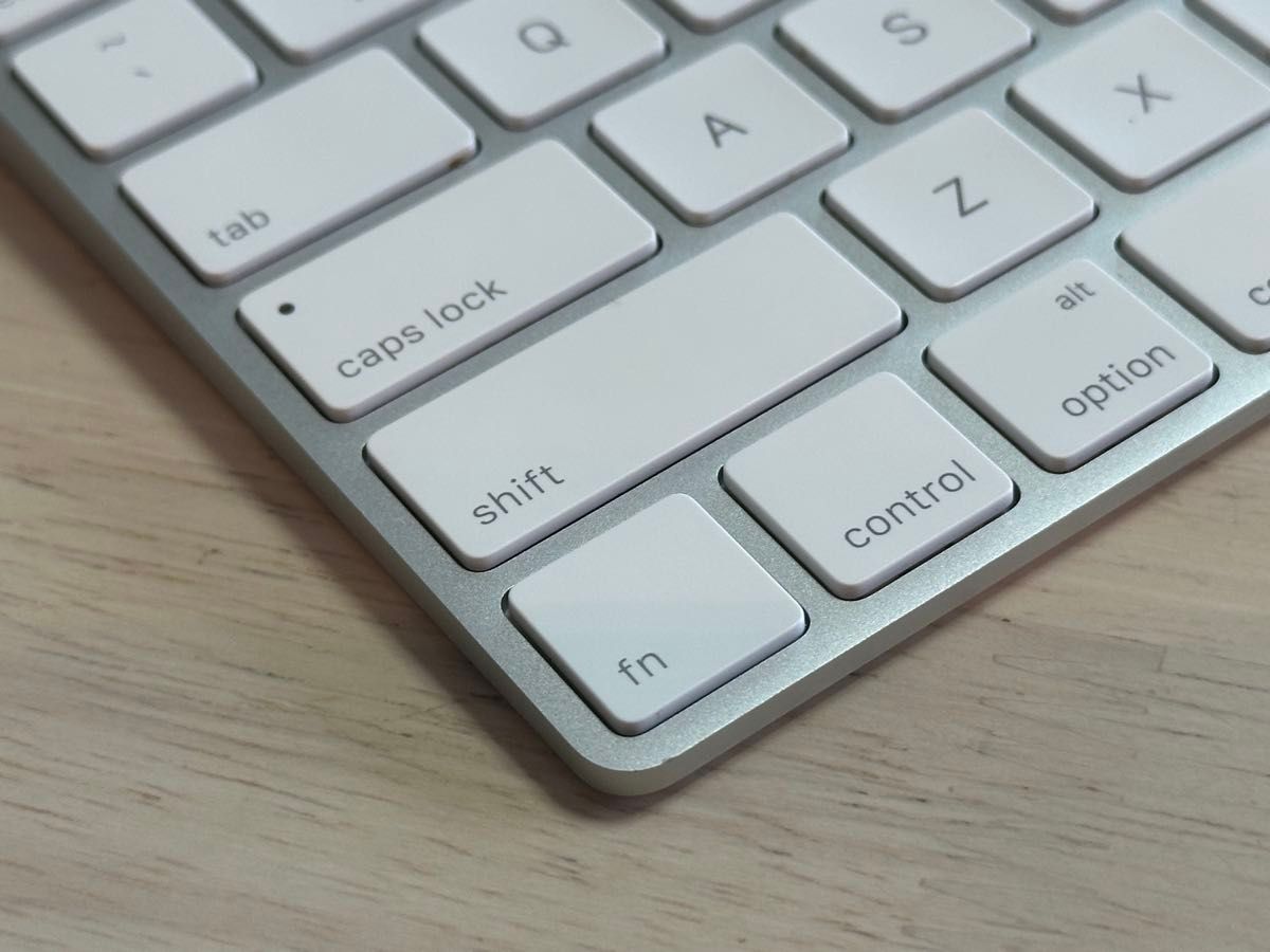 美品 付属品完備 Apple Magic Keyboard (英語配列) MLA22LL/A 美品 付属品完備 Apple Magic Keyboard (英語配列) MLA22LL/A