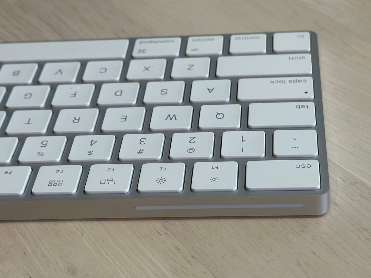 美品 付属品完備 Apple Magic Keyboard (英語配列) MLA22LL/A 美品 付属品完備 Apple Magic Keyboard (英語配列) MLA22LL/A