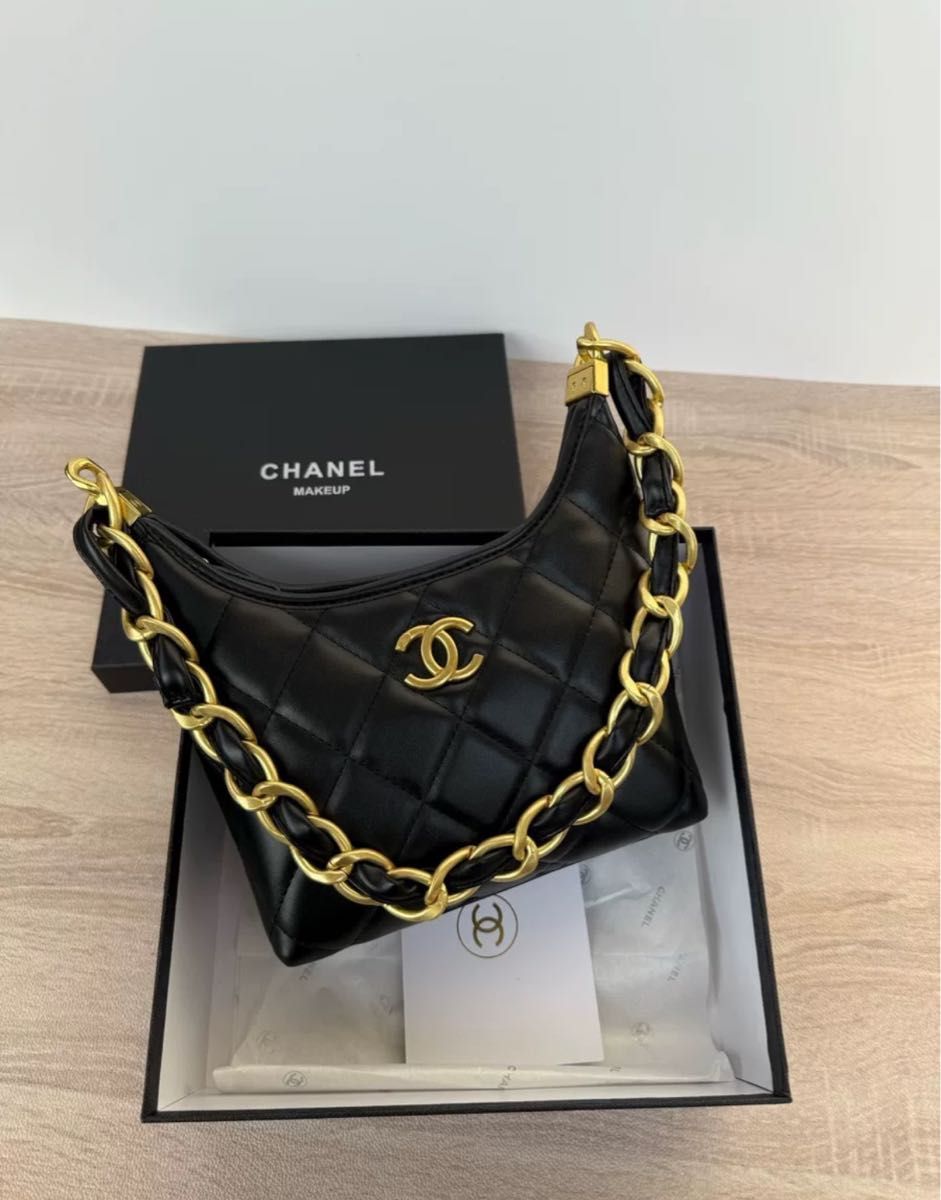 CHANEL ノベルティ ショルダーバッグ チェーンバッグ ブラック CHANEL ノベルティ ショルダーバッグ チェーンバッグ ブラック