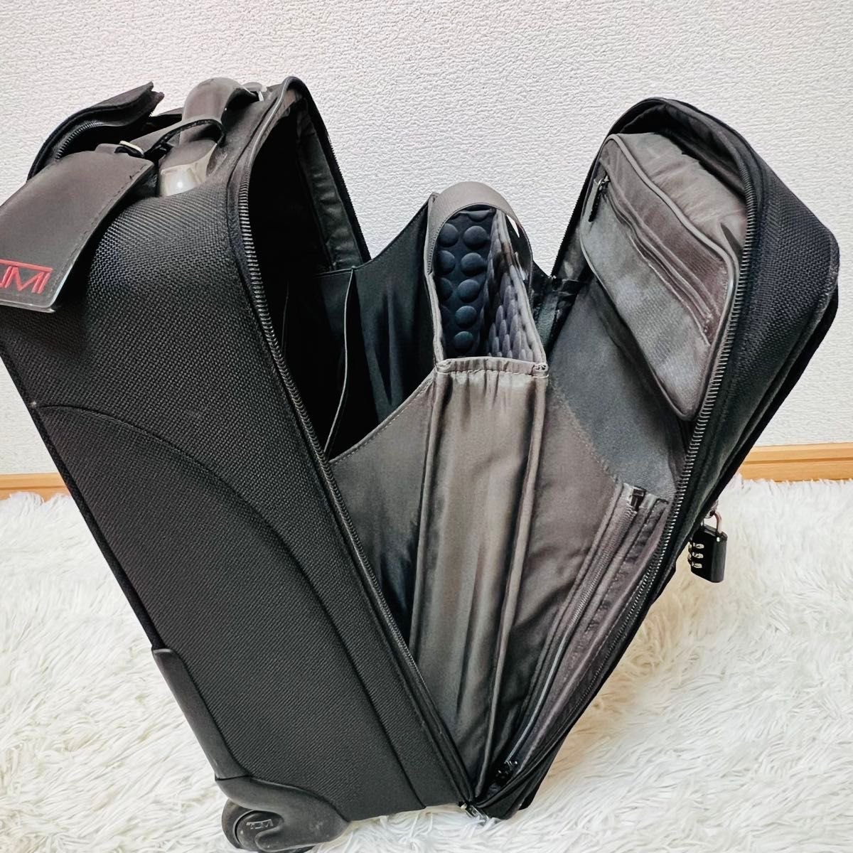 TUMI キャリーケース 26105D4 2輪 機内持ち込み可能|Yahoo TUMI キャリーケース 26105D4 2輪 機内持ち込み可能|Yahoo