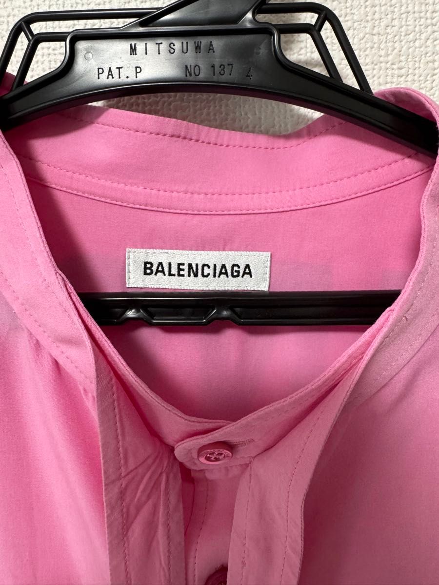 美品 バレンシアガ ボウタイ バックロゴ オーバーサイズ リボン 美品 バレンシアガ ボウタイ バックロゴ オーバーサイズ リボン