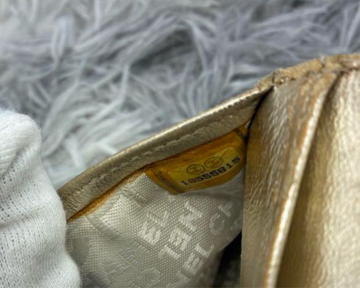 豪華 CHANEL アイコンライン 二つ折り シャネルチャーム変更 豪華 CHANEL アイコンライン 二つ折り シャネルチャーム変更