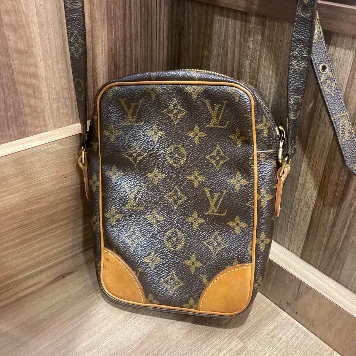 LOUIS VUITTON ルイヴィトン モノグラム ダヌーブ ショルダー LOUIS VUITTON ルイヴィトン モノグラム ダヌーブ ショルダー