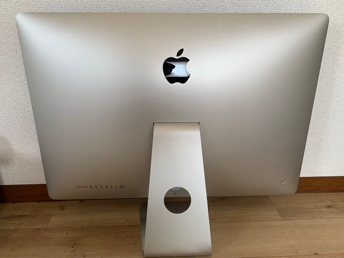 Apple iMac 27-inch 5K Retina Core i5 SSD fusion drive 2Tb 27 Apple iMac 27-inch 5K Retina Core i5 SSD fusion drive 2Tb 27