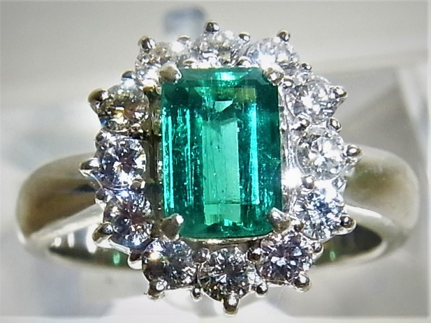 [ Tokyo . middle pawnshop .. san ] Pt900 platinum ring emerald 0.702ct diamond 0.43ct