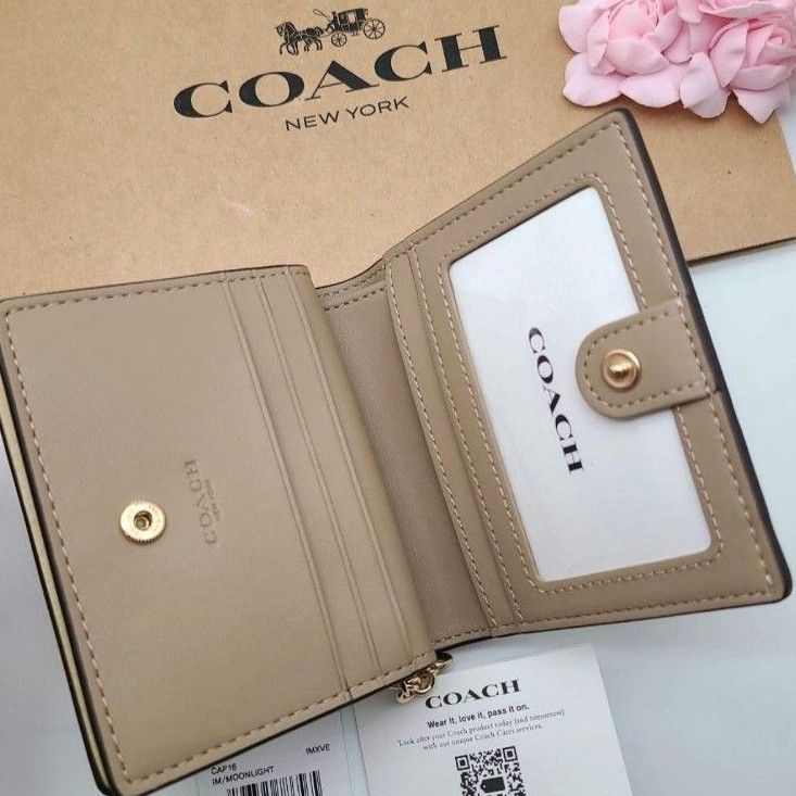 新商品 COACH コーチ 折り財布 フローラル 正規品|Yahoo!フリマ 新商品 COACH コーチ 折り財布 フローラル 正規品|Yahoo!フリマ