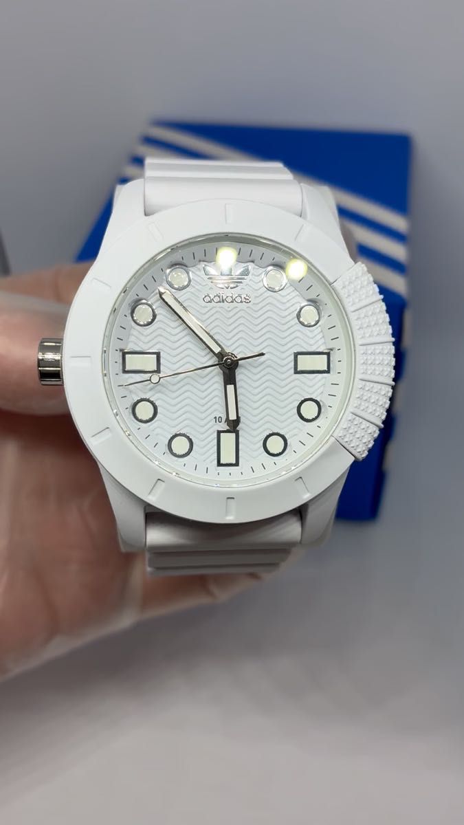 adidas ★アディダス 【◎大人気☆美品★ 最終特価 ◎】☆ADH3102 ★10ATM防水【◎新品電池交換済2025/4】