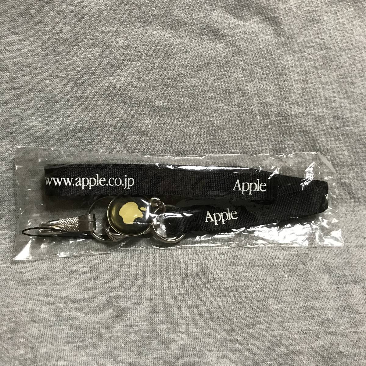 非売品 未使用 Apple アップル ロゴプリント ロゴマーク チャーム付き ネック ストラップ ノベルティ