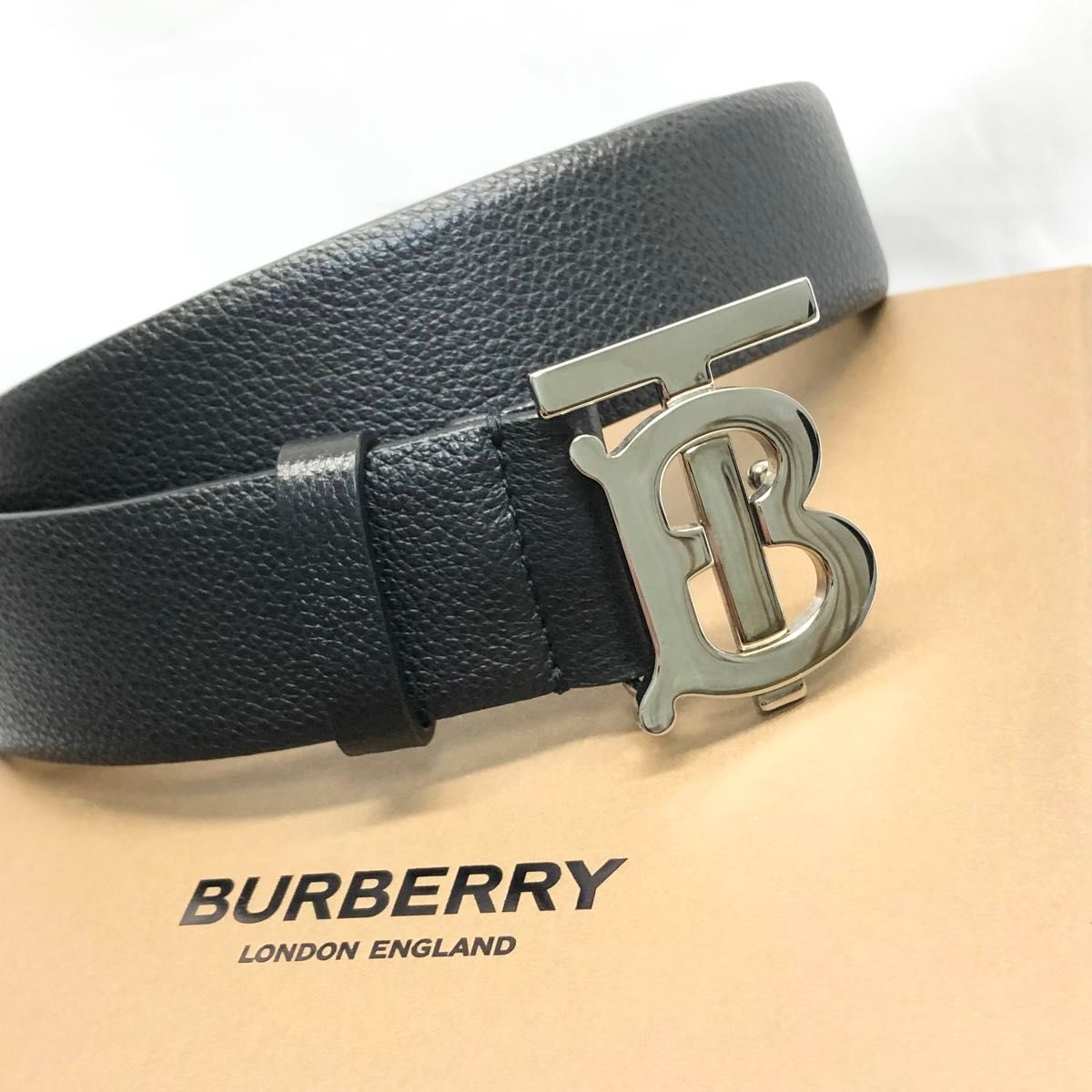 未使用】 BURBERRY TBロゴ レザー ベルト 34/85 ブラック|Yahoo 未使用】 BURBERRY TBロゴ レザー ベルト 34/85 ブラック|Yahoo