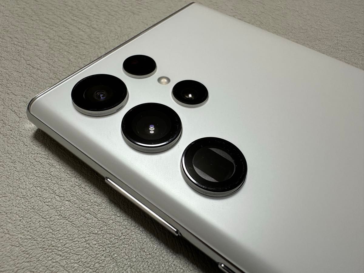 ほぼ未使用】Galaxy S22 Ultra 海外限定カラー ホワイト SIM ほぼ未使用】Galaxy S22 Ultra 海外限定カラー ホワイト SIM
