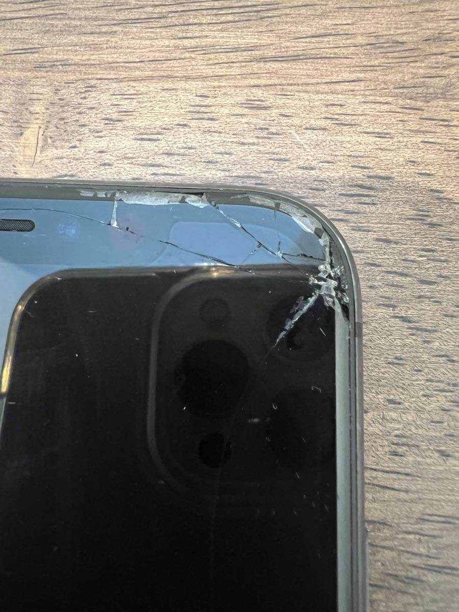 低価格の iPhone11本体 64GB 画面割れあり ホワイト 低価格の iPhone11本体 64GB 画面割れあり ホワイト
