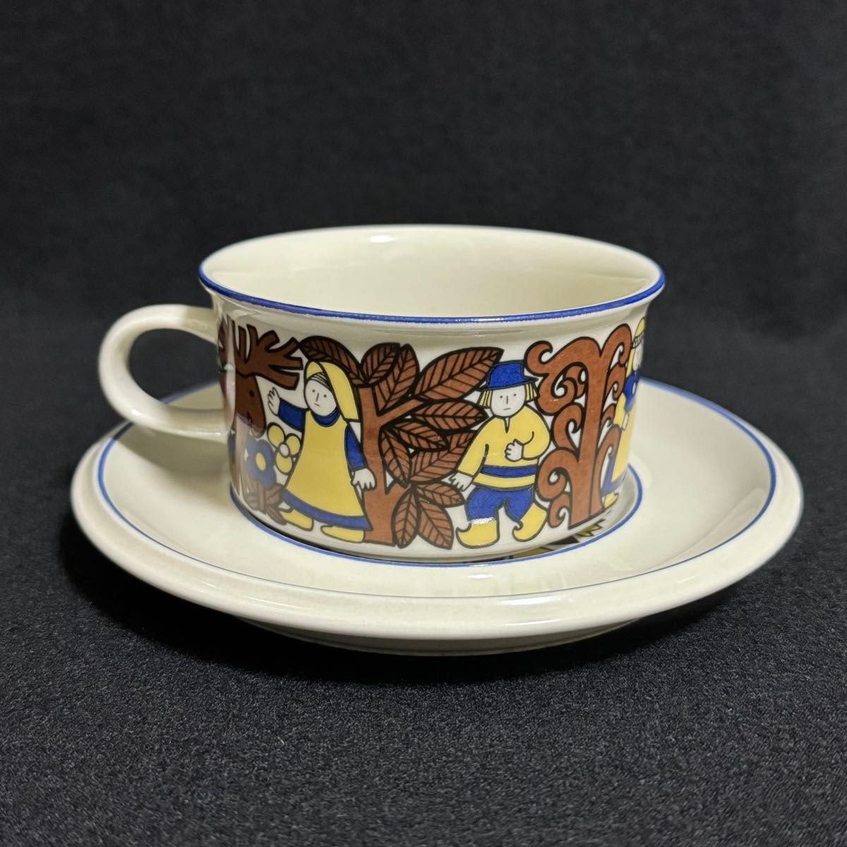 美品/超希少】アラビア カレワラ カップ&ソーサー プレート 美品/超希少】アラビア カレワラ カップ&ソーサー プレート