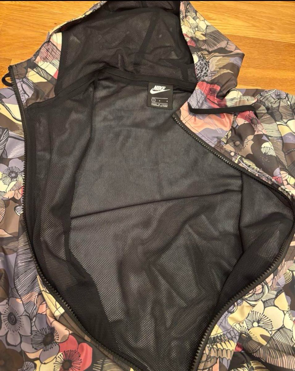 NIKE ナイキ ウィンドブレーカー レディース L ボタニカル 花柄 NIKE ナイキ ウィンドブレーカー レディース L ボタニカル 花柄
