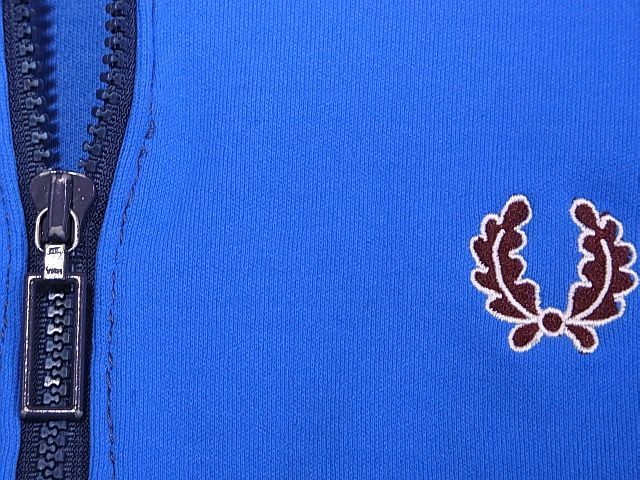 FRED PERRYトラックジャケット 色：青×紺 切り替え フレッドペリー