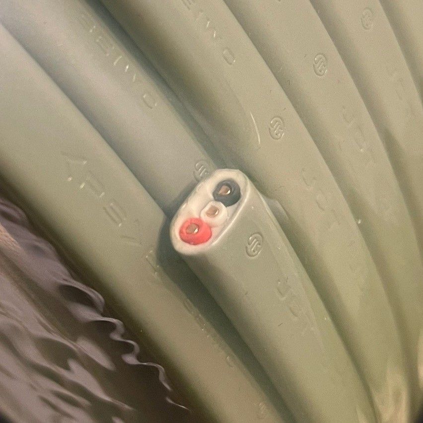 未使用品】人気の富士電線 2024年製造 VVF2 0-3C 芯線赤白黒 未使用品】人気の富士電線 2024年製造 VVF2 0-3C 芯線赤白黒