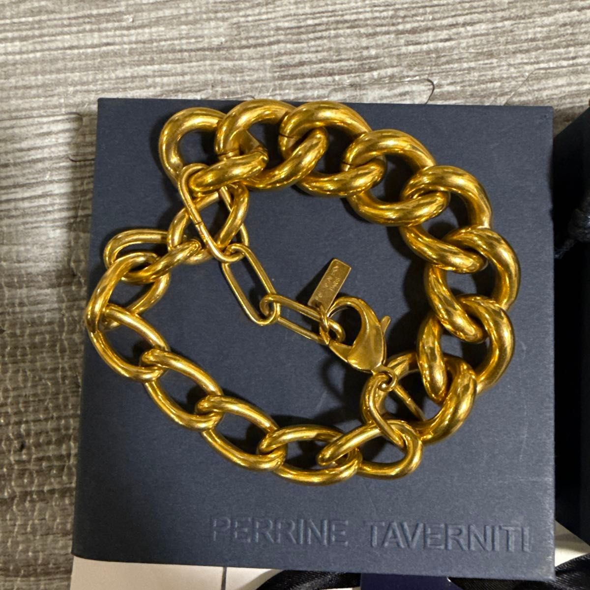 未使用品 PERRINE TAVERNITI ゴールド チェーンブレスレット 未使用品 PERRINE TAVERNITI ゴールド チェーンブレスレット