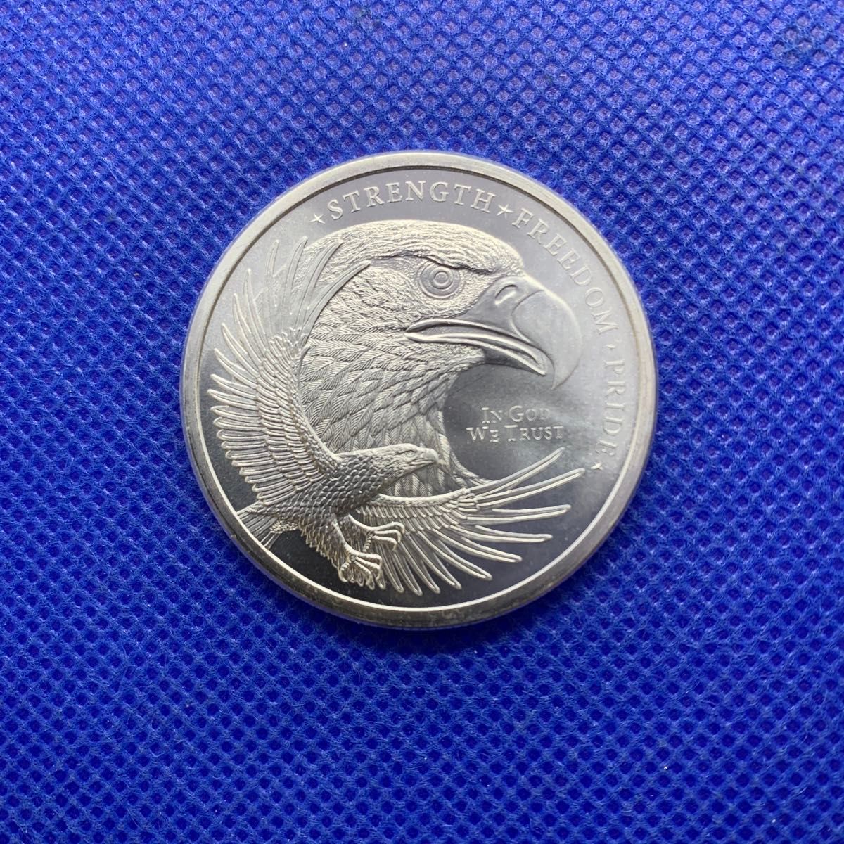 アメリカ イーグル 1オンス銀貨(31 1g) FINFSILVER999 コイン アメリカ イーグル 1オンス銀貨(31 1g) FINFSILVER999 コイン