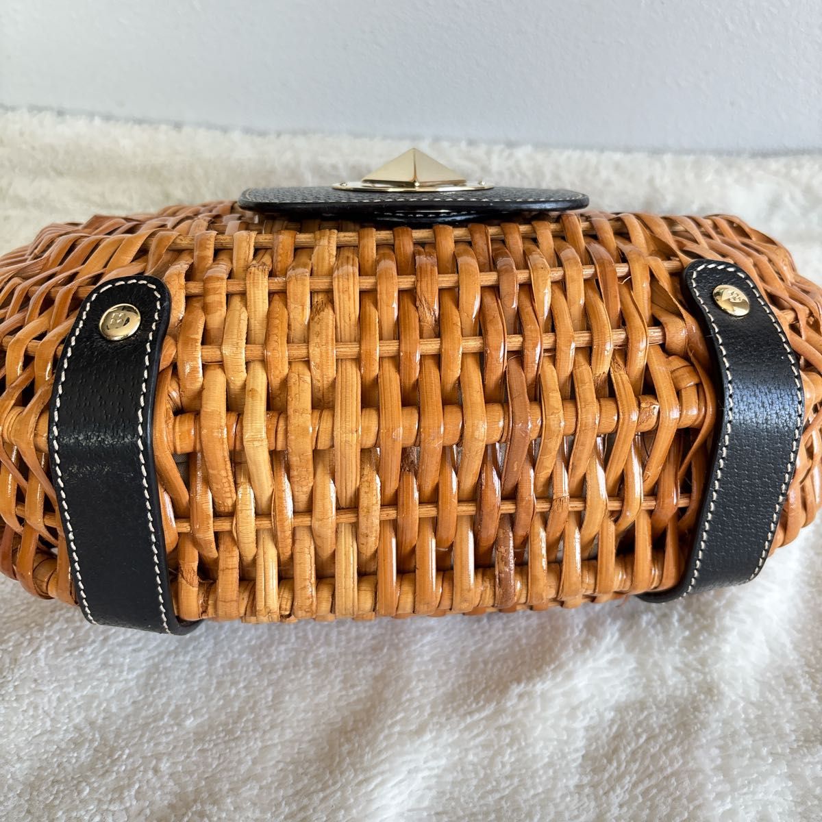 Kate spade ケイトスペード かごバッグ ターンロック 保存袋付 Kate spade ケイトスペード かごバッグ ターンロック 保存袋付