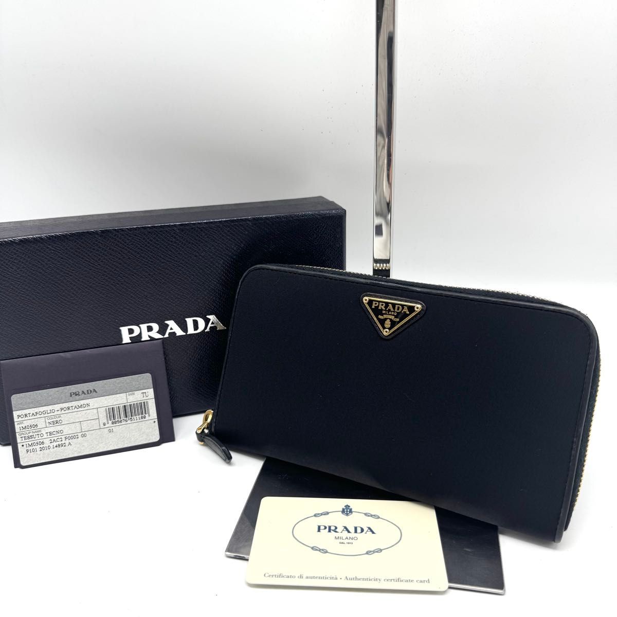 極美品・付属品完備】PRADA プラダ 長財布 ナイロン ラウンド 極美品・付属品完備】PRADA プラダ 長財布 ナイロン ラウンド