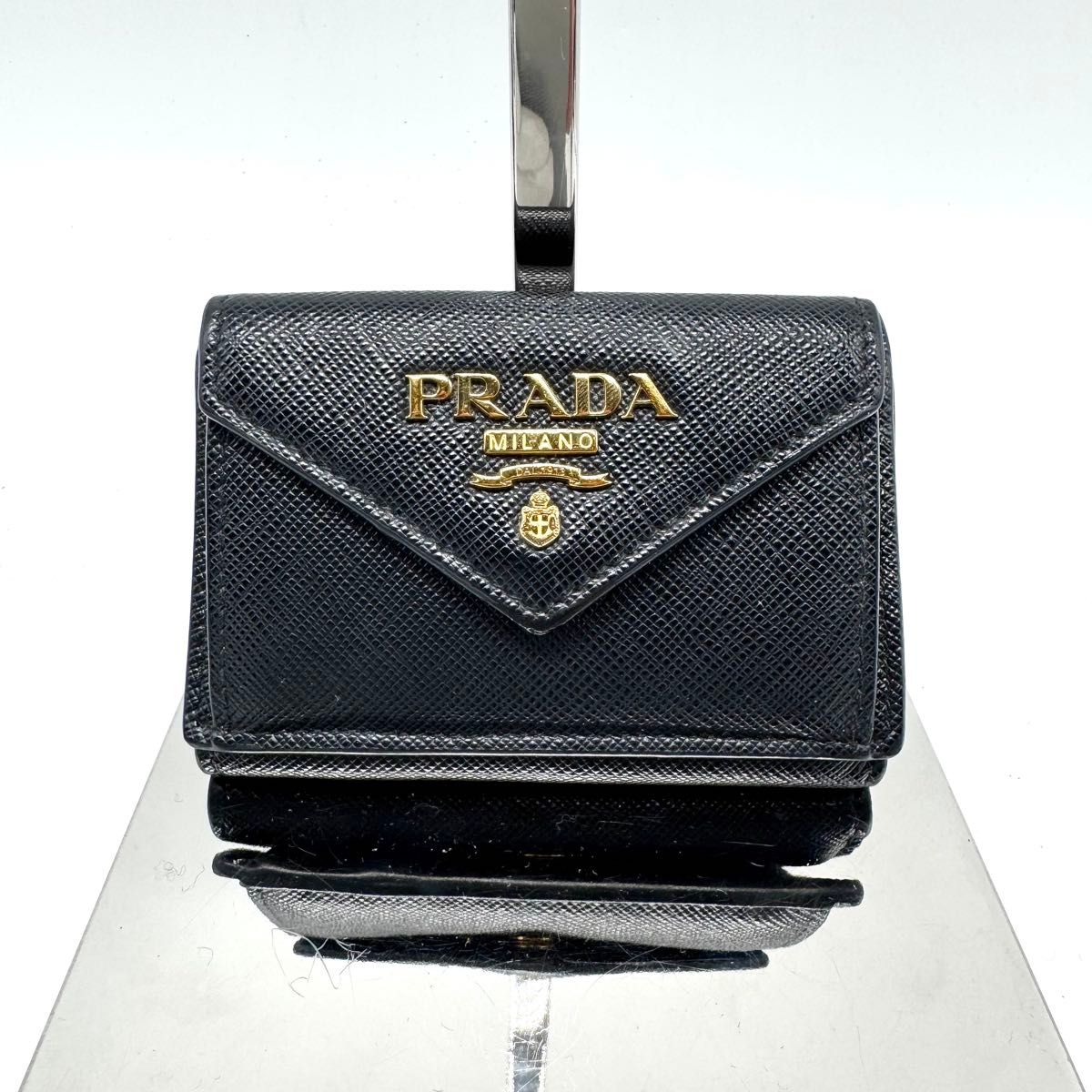 超美品・付属品付き】現行型 RFID掲載 PRADA プラダ 三つ折り 超美品・付属品付き】現行型 RFID掲載 PRADA プラダ 三つ折り
