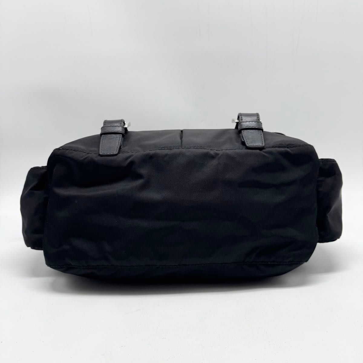 極美品・Gカード付き】現行類似 PRADA プラダ メッセンジャー 極美品・Gカード付き】現行類似 PRADA プラダ メッセンジャー