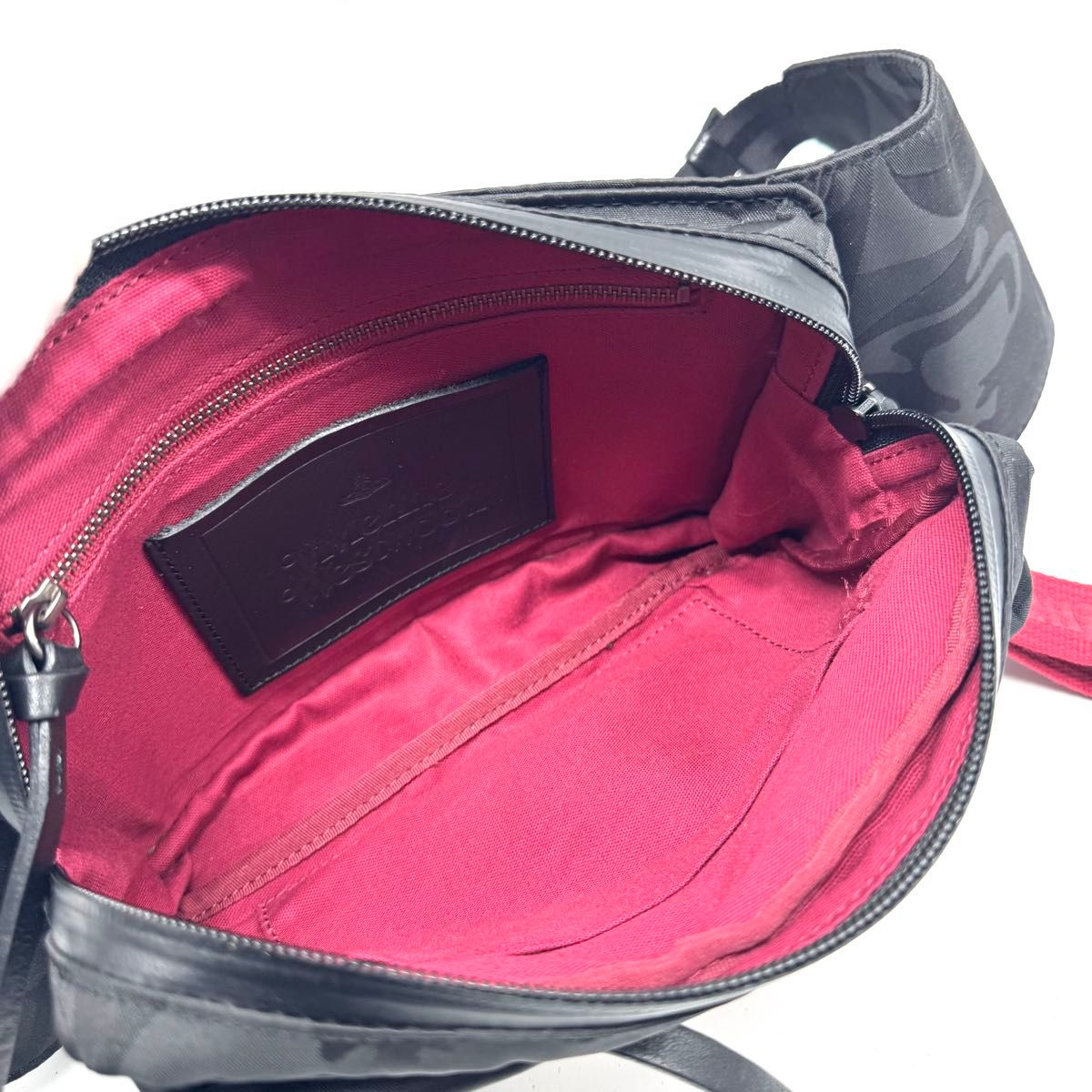 超美品・使用感少ない】vivienne westwood ヴィヴィアンウエスト 超美品・使用感少ない】vivienne westwood ヴィヴィアンウエスト