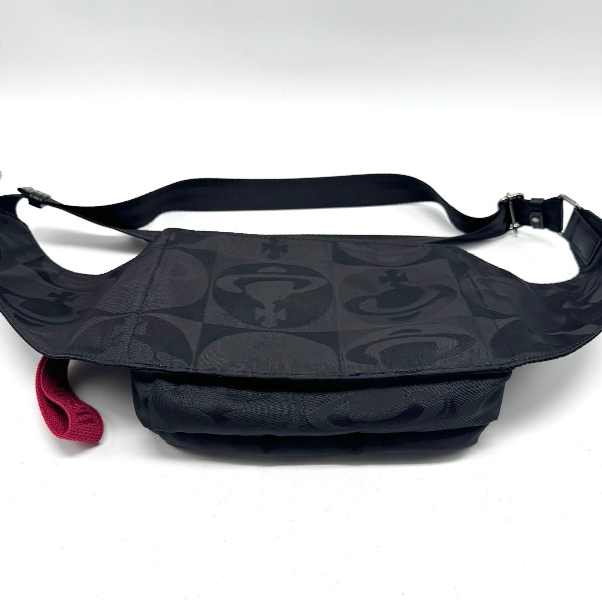 超美品・使用感少ない】vivienne westwood ヴィヴィアンウエスト 超美品・使用感少ない】vivienne westwood ヴィヴィアンウエスト