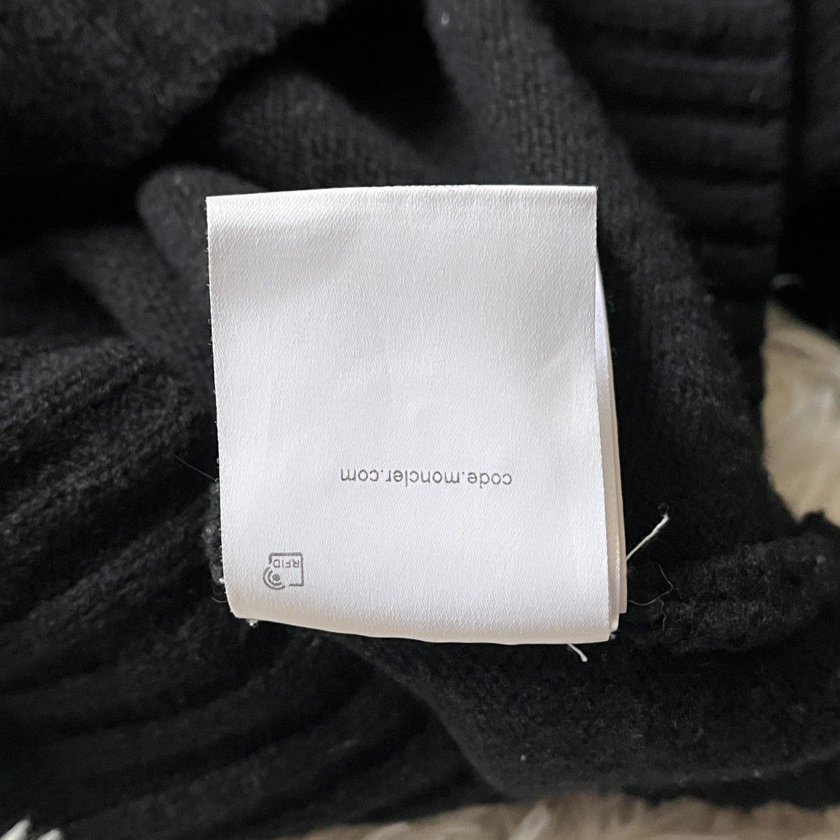 MONCLER モンクレール StMoritz 長袖 セーター ニット 黒 XS MONCLER モンクレール StMoritz 長袖 セーター ニット 黒 XS