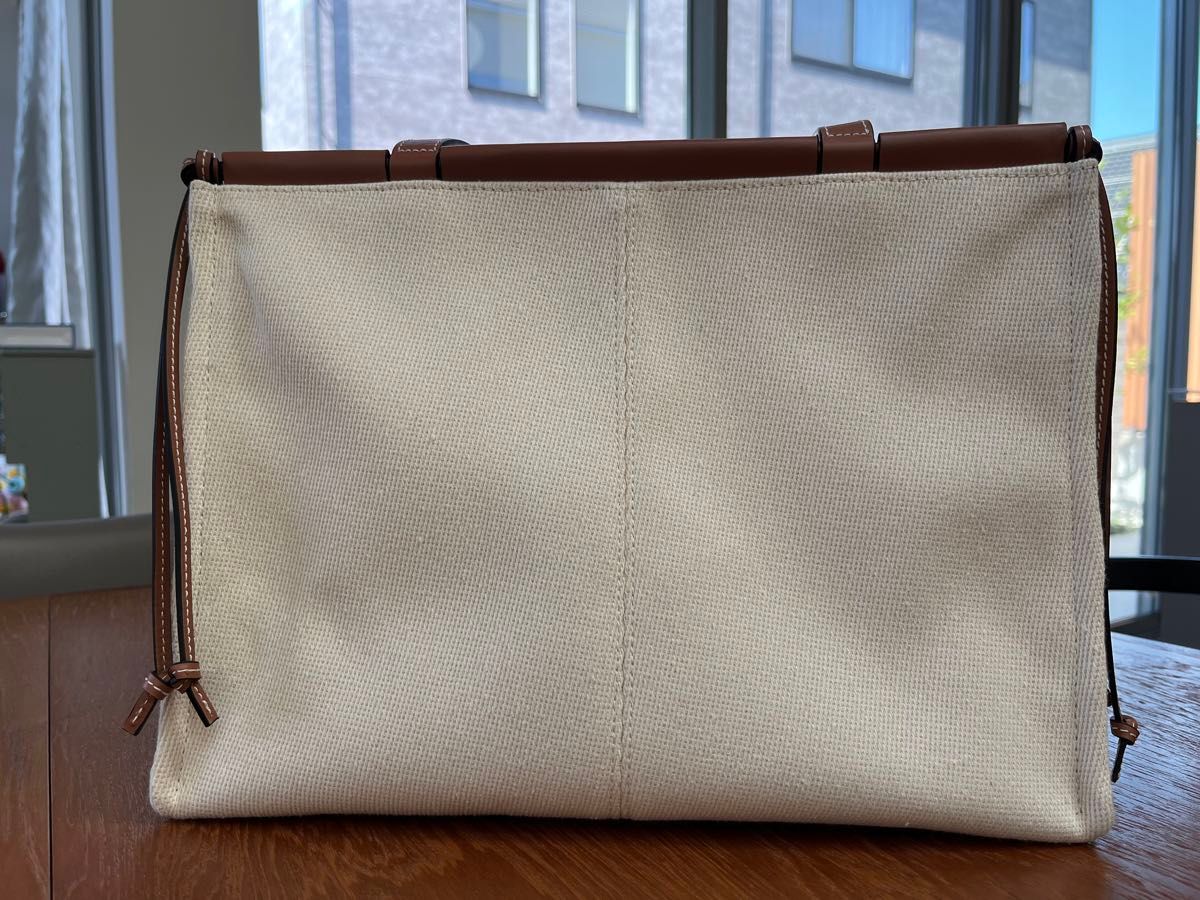ロエベ クッショントートバッグ ラージ LOEWE|Yahoo!フリマ(旧 ロエベ クッショントートバッグ ラージ LOEWE|Yahoo!フリマ(旧