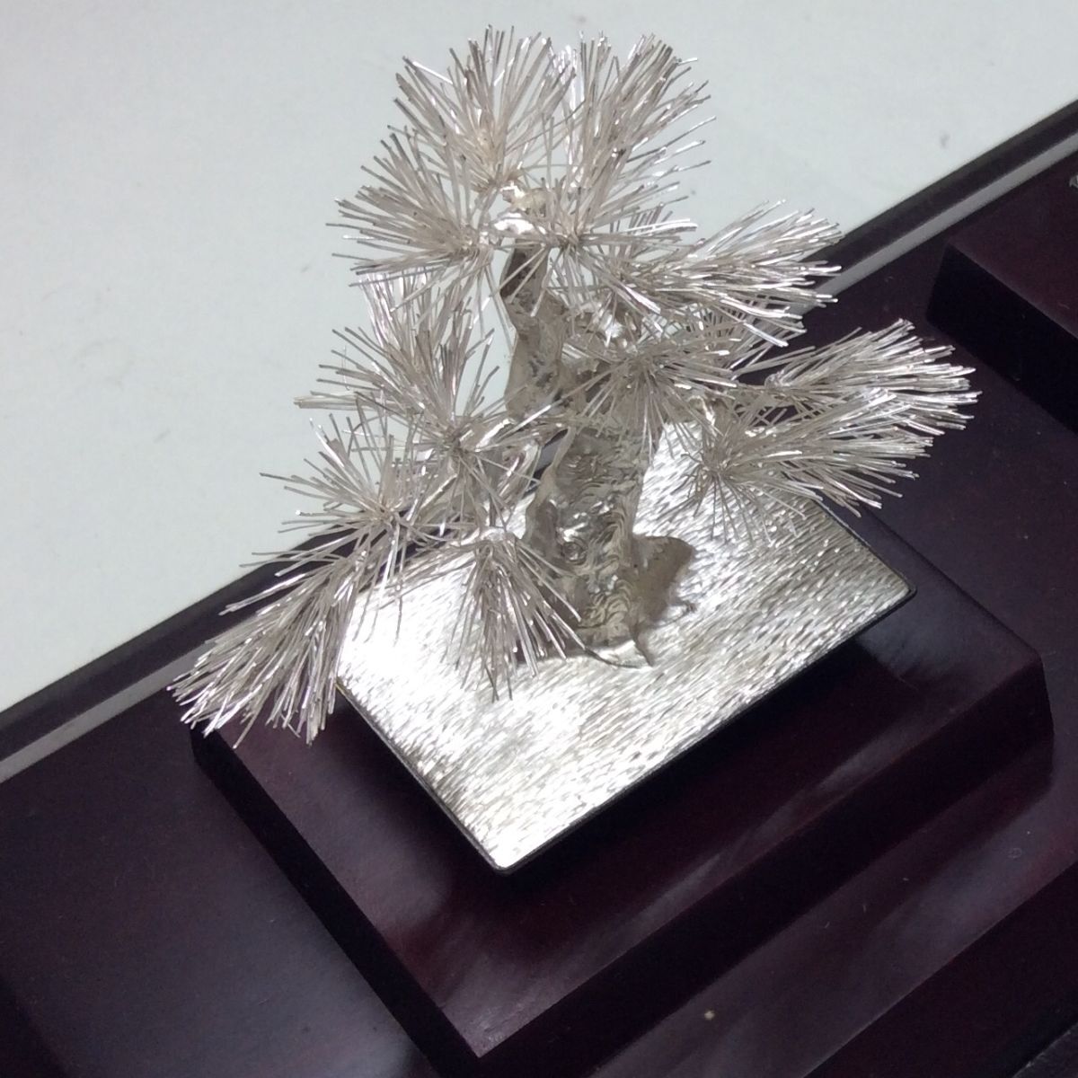 中古品】純銀製 大淵光則作 盆栽 松竹梅 銀細工 置物 銀製品 中古品】純銀製 大淵光則作 盆栽 松竹梅 銀細工 置物 銀製品