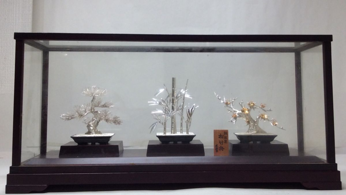 中古品】純銀製 大淵光則作 盆栽 松竹梅 銀細工 置物 銀製品 中古品】純銀製 大淵光則作 盆栽 松竹梅 銀細工 置物 銀製品