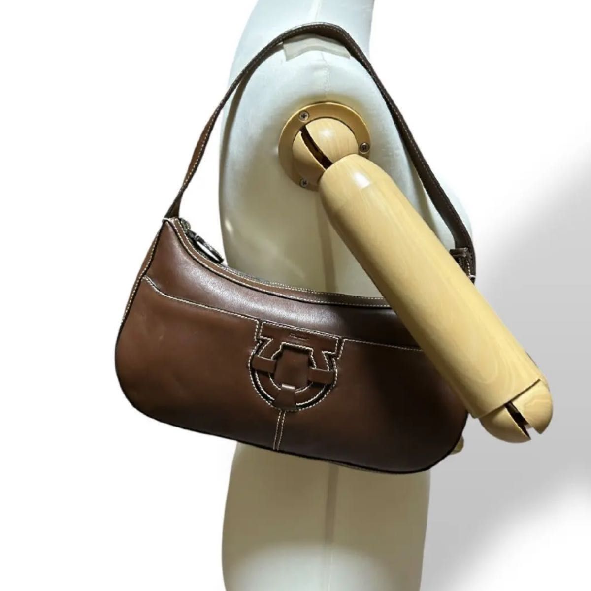美品 Salvatore Ferragamo サルヴァトーレフェラガモ ワン 美品 Salvatore Ferragamo サルヴァトーレフェラガモ ワン
