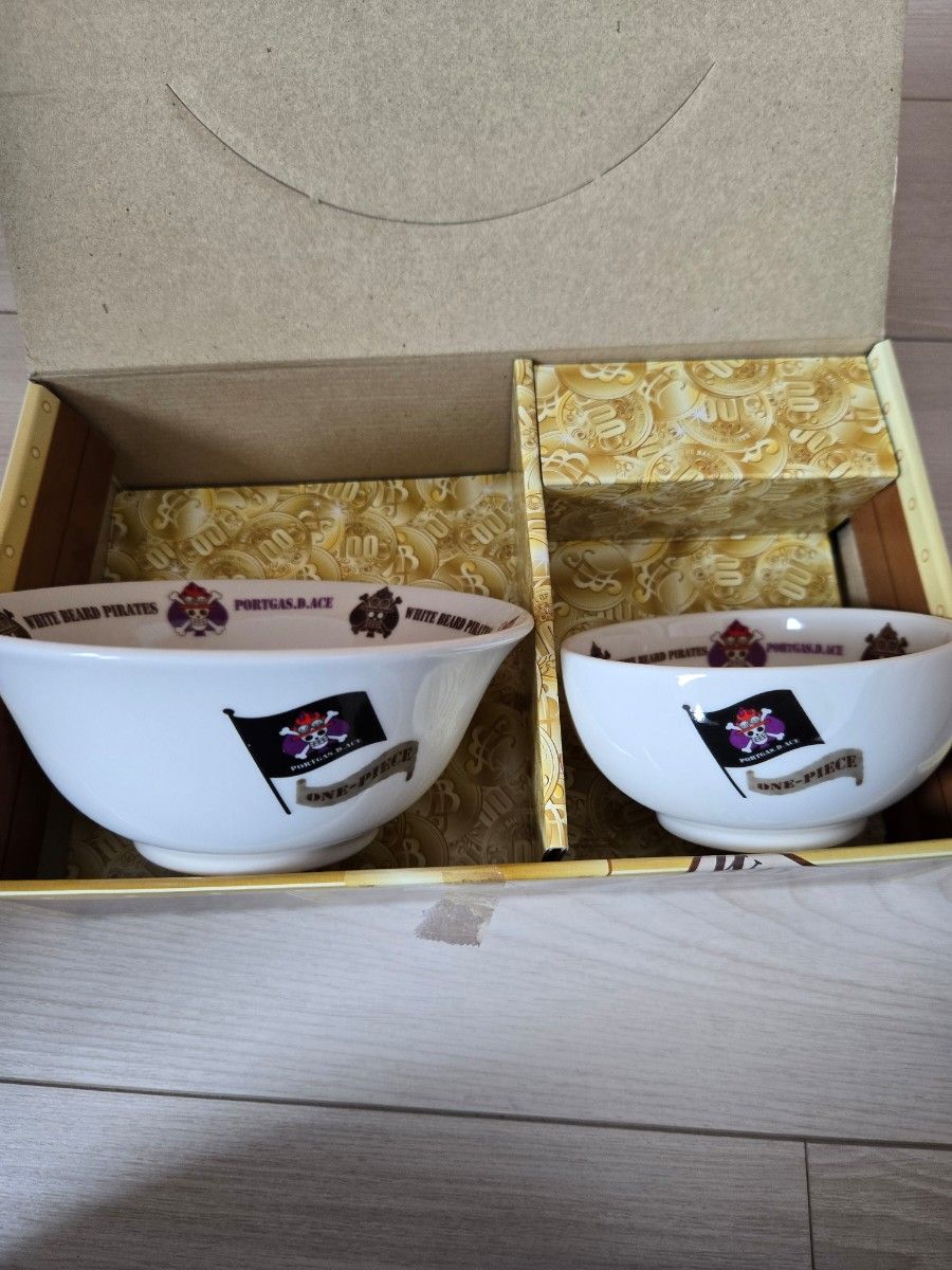 未使用品】ラーメン丼and茶碗セット 陶器 エース ワンピース 未使用品】ラーメン丼and茶碗セット 陶器 エース ワンピース