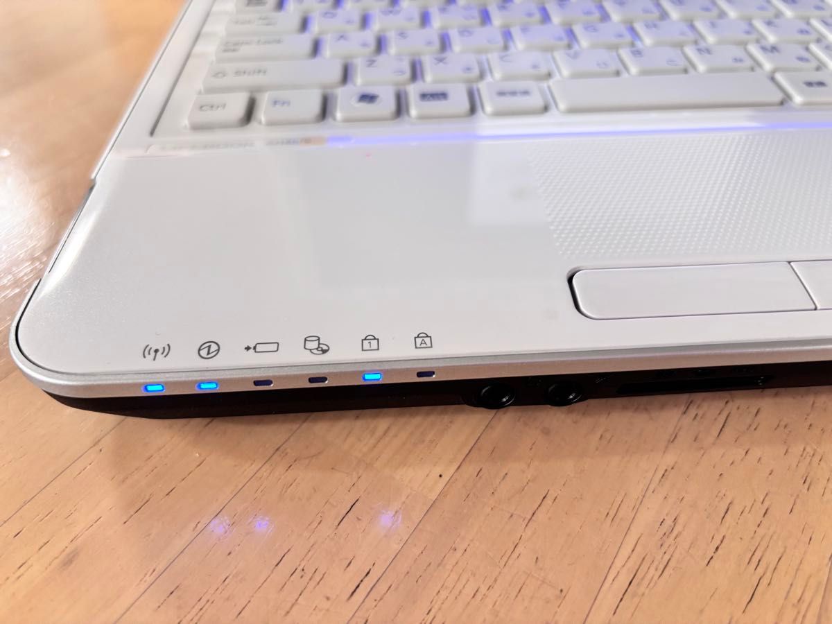 美品 FUJITSU Windows7 HomePremium64ビット ノートパソコン 美品 FUJITSU Windows7 HomePremium64ビット ノートパソコン