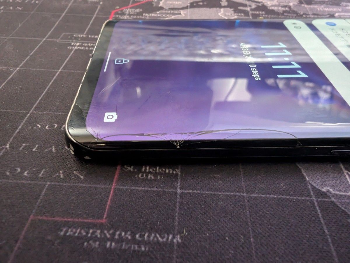 ジャンク ARROWS F-51A Android スマートフォン simフリー ジャンク ARROWS F-51A Android スマートフォン simフリー