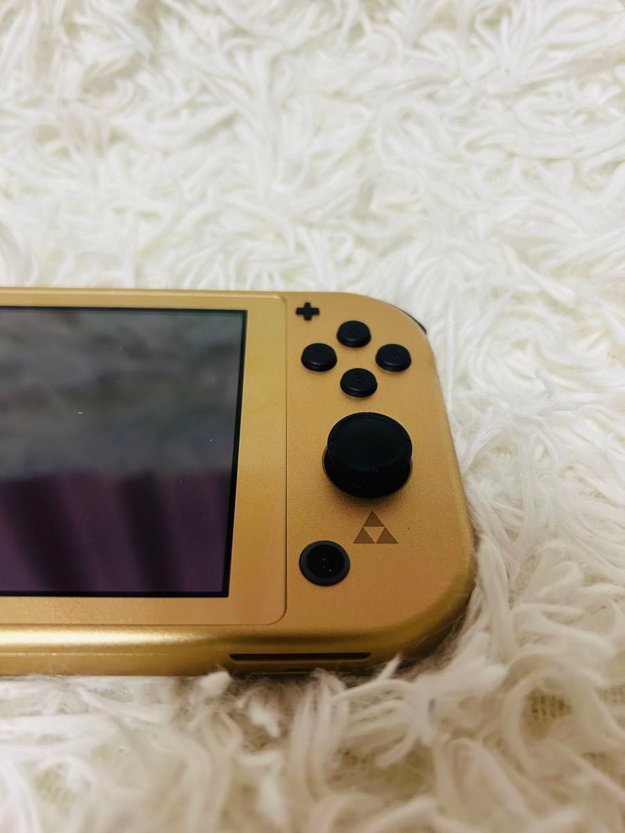 極美品ほぼ未使用 Nintendo Switch Lite ハイラルエディション 極美品ほぼ未使用 Nintendo Switch Lite ハイラルエディション