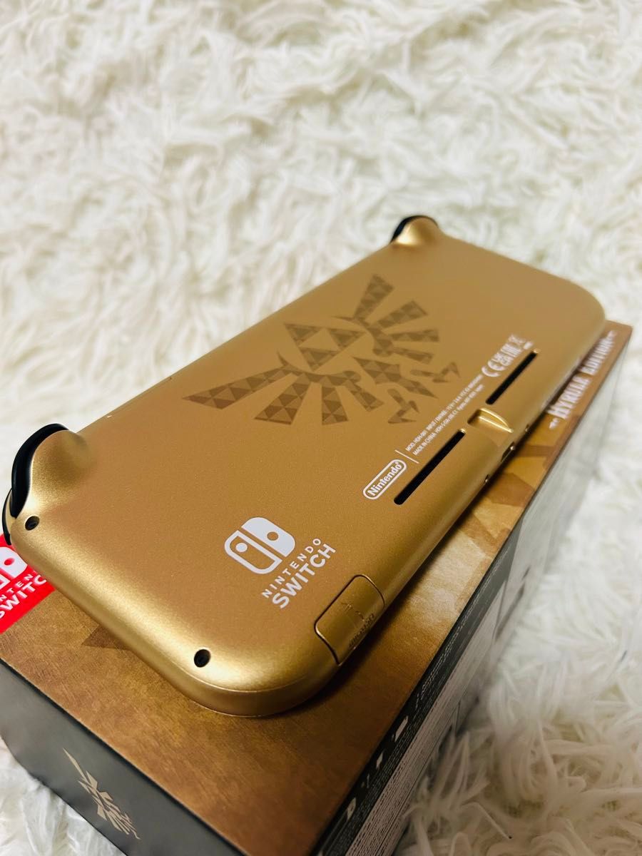 極美品ほぼ未使用 Nintendo Switch Lite ハイラルエディション 極美品ほぼ未使用 Nintendo Switch Lite ハイラルエディション
