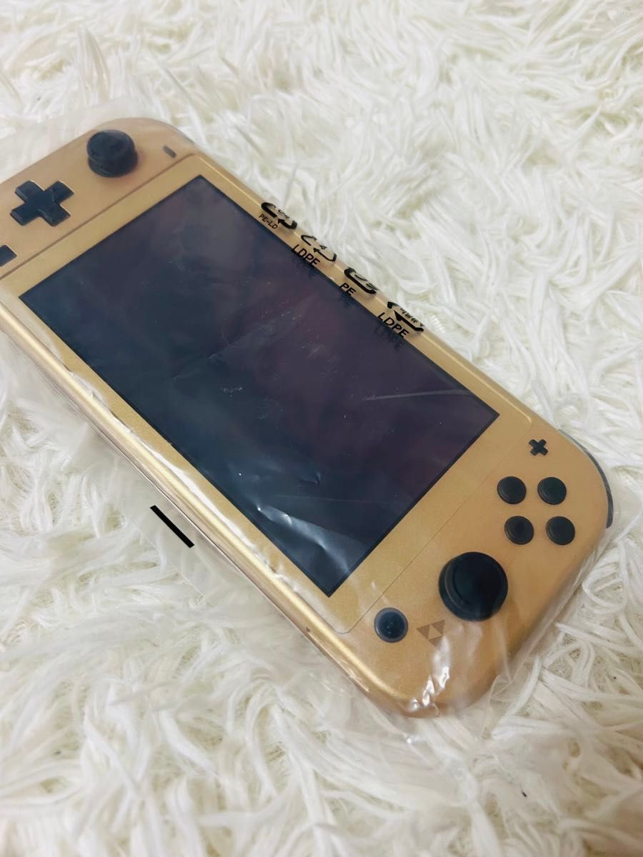 極美品ほぼ未使用 Nintendo Switch Lite ハイラルエディション 極美品ほぼ未使用 Nintendo Switch Lite ハイラルエディション