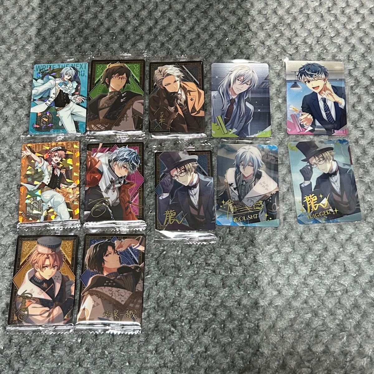アイドリッシュセブン 棗巳波 御堂虎於 十龍之介 四葉環 缶 アイドリッシュセブン 棗巳波 御堂虎於 十龍之介 四葉環 缶