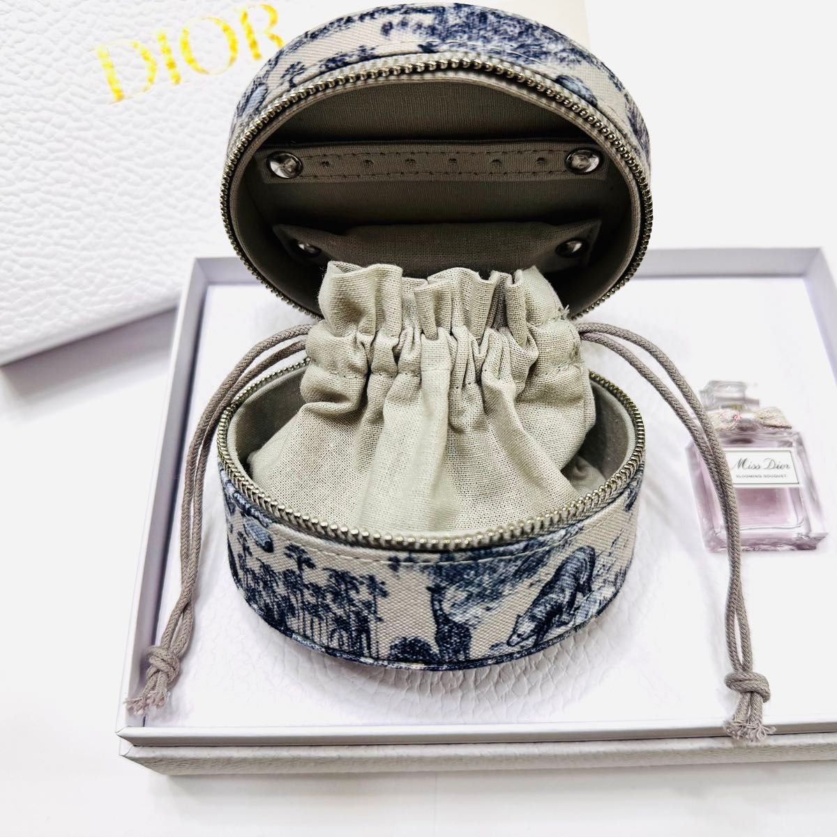 新品未使用】Dior ディオール プラチナ会員限定ギフト 2025 新品未使用】Dior ディオール プラチナ会員限定ギフト 2025