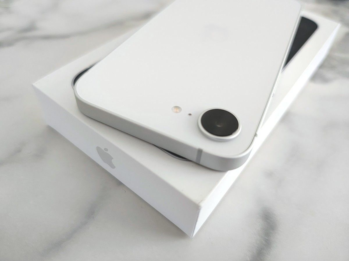 美品 Apple iPhone 16e 128GB White ホワイト MD1R4J/A SIM 美品 Apple iPhone 16e 128GB White ホワイト MD1R4J/A SIM