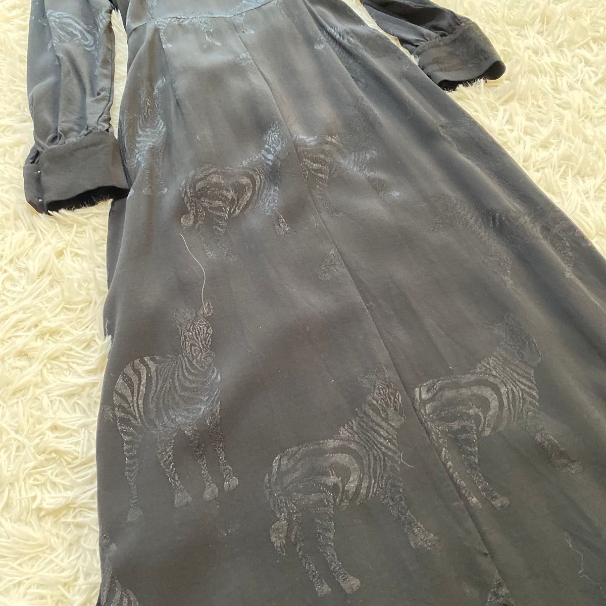 ZARA ザラ ゼブラ柄サテンロングチャイナドレス風ワンピース ZARA ザラ ゼブラ柄サテンロングチャイナドレス風ワンピース