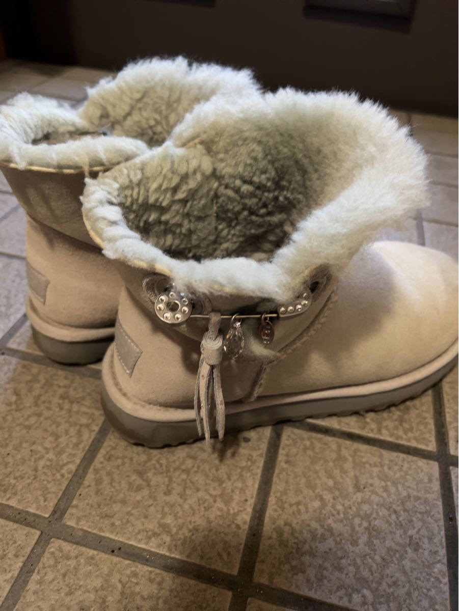 UGG ムートン グレー|Yahoo!フリマ(旧PayPayフリマ) UGG ムートン グレー|Yahoo!フリマ(旧PayPayフリマ)