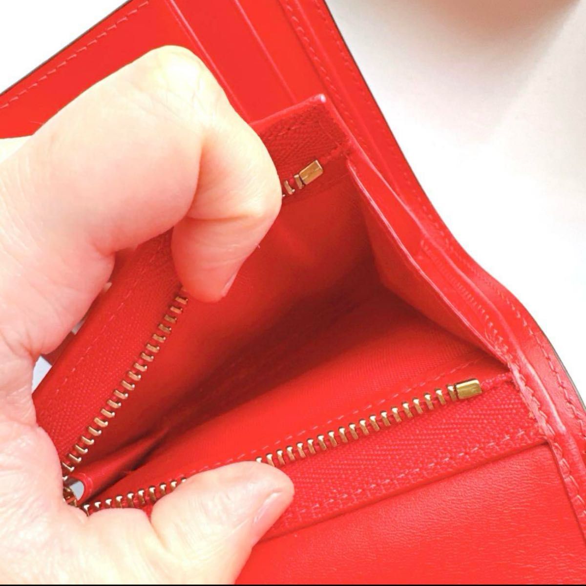 【美品】クリスチャンルブタン エリサ 三つ折り財布 コンパクトウォレット 美品】クリスチャンルブタン エリサ 三つ折り財布 コンパクト