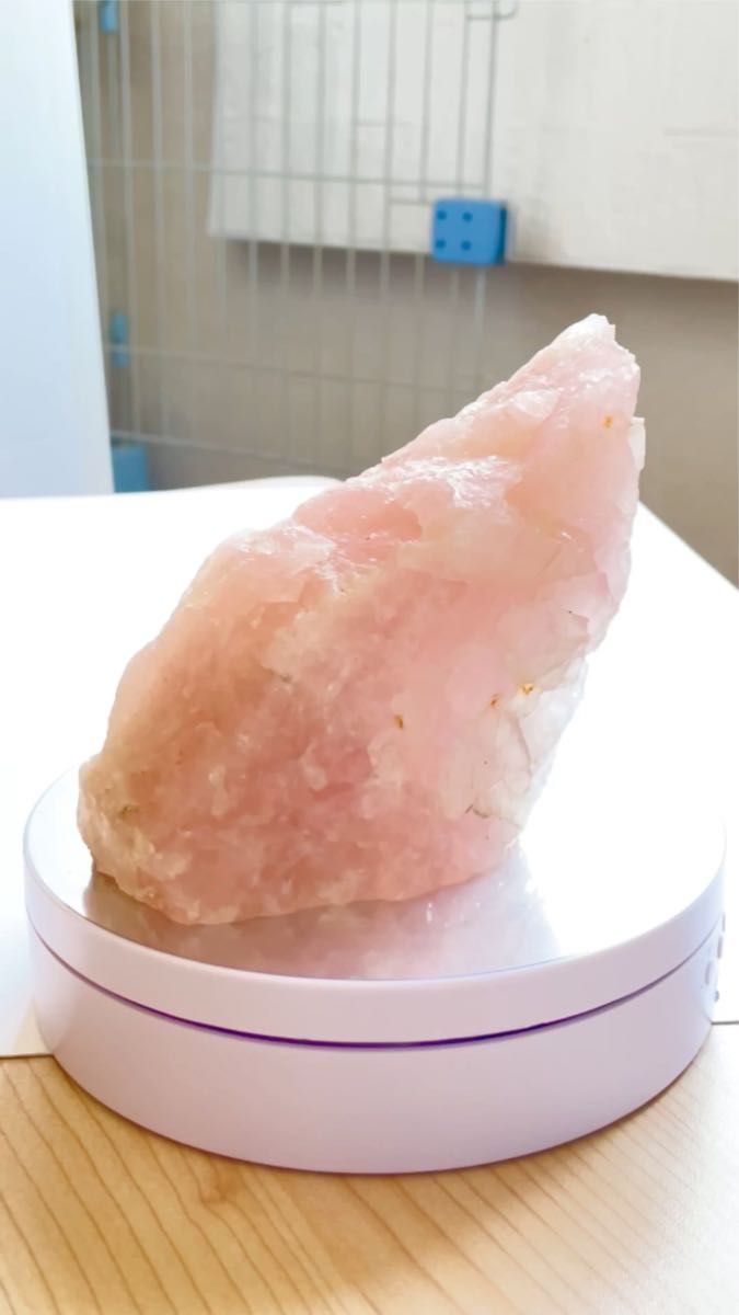 ローズクォーツ739g(紅水晶)ラフ原石パワーストーン【完全天然石】エネルギー覚醒済 完全浄化 本物 スピリチュアル メンテナンス
