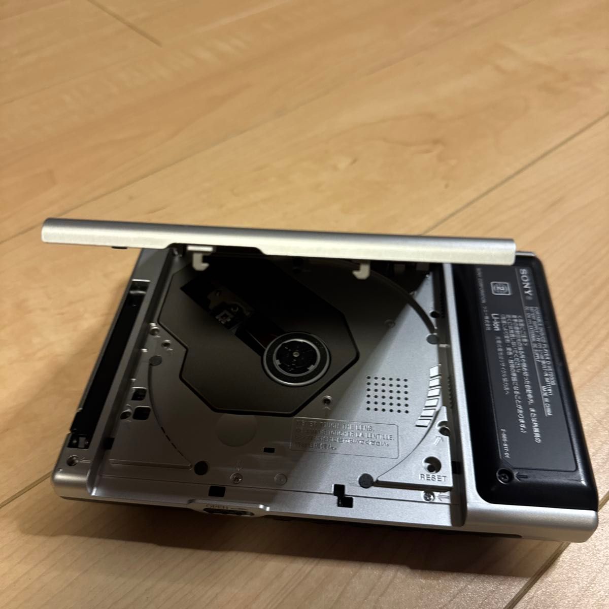SONY DVD WALKMAN D-VE7000S ポータブルDVDプレーヤー|Yahoo SONY DVD WALKMAN D-VE7000S ポータブルDVDプレーヤー|Yahoo