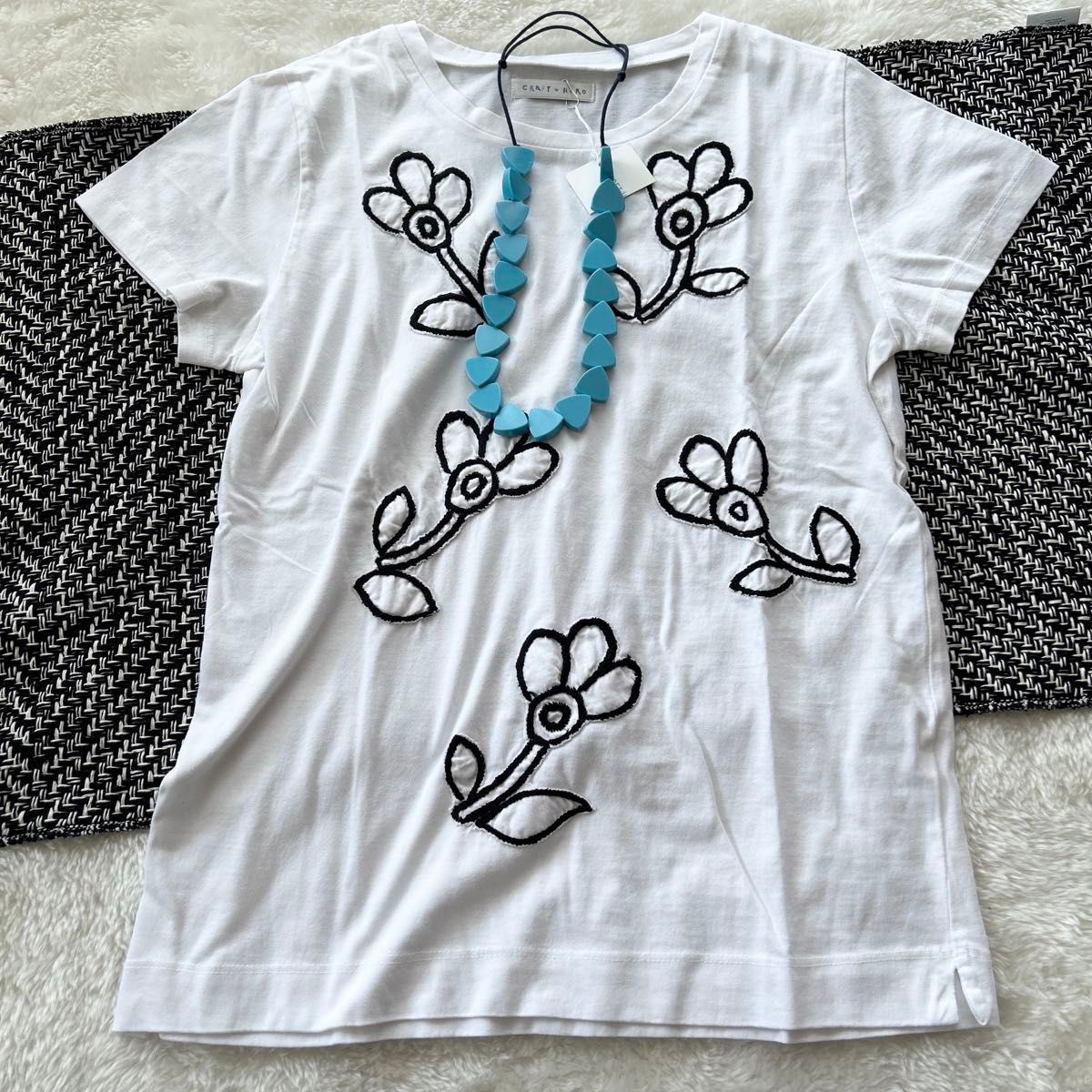 未使用タグ付き クラフトヒロ フラワー刺繍 Tシャツ ネックレス 未使用タグ付き クラフトヒロ フラワー刺繍 Tシャツ ネックレス