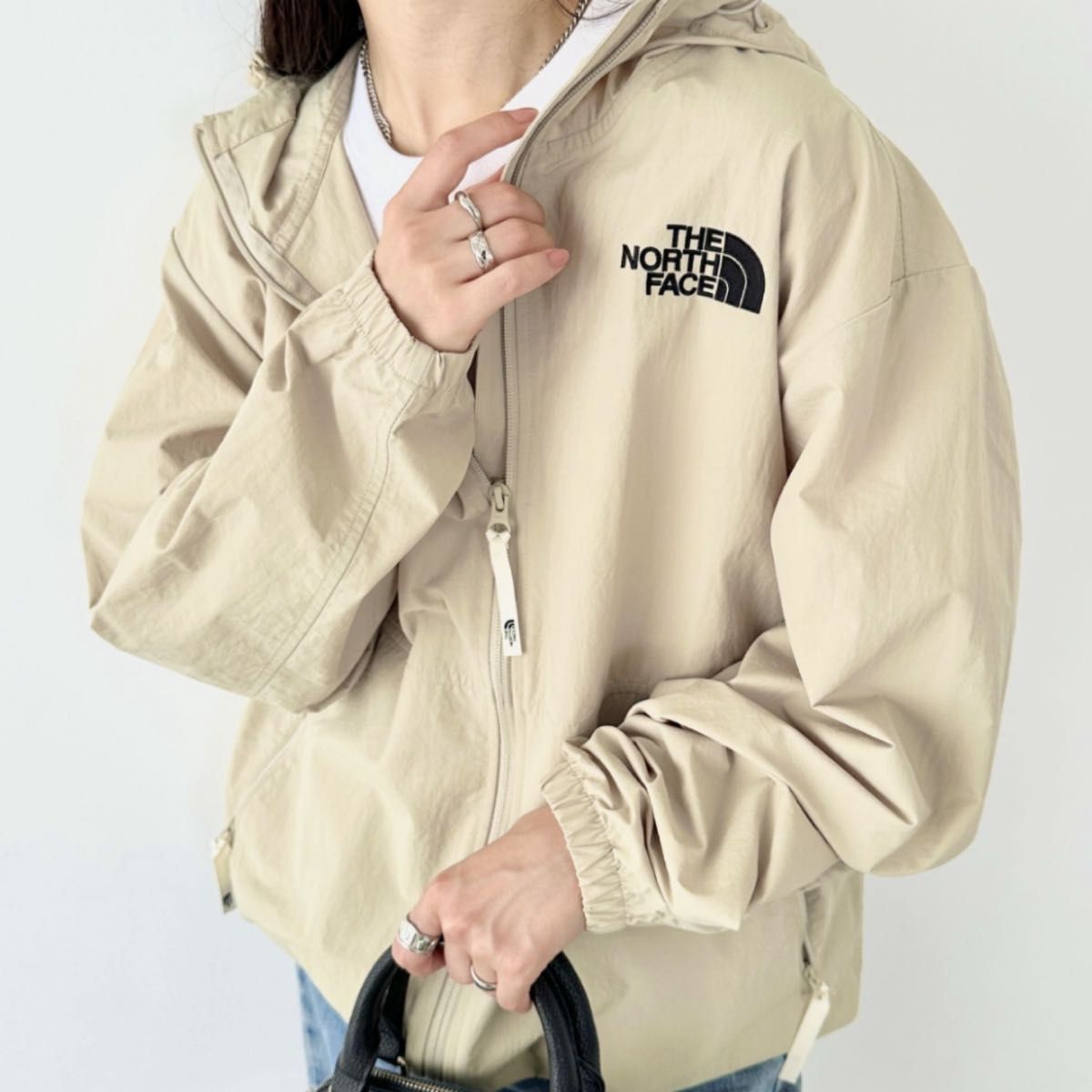 ノースフェイス オレマフードジャケット ライトベージュ Lサイズ ノースフェイス オレマフードジャケット ライトベージュ Lサイズ